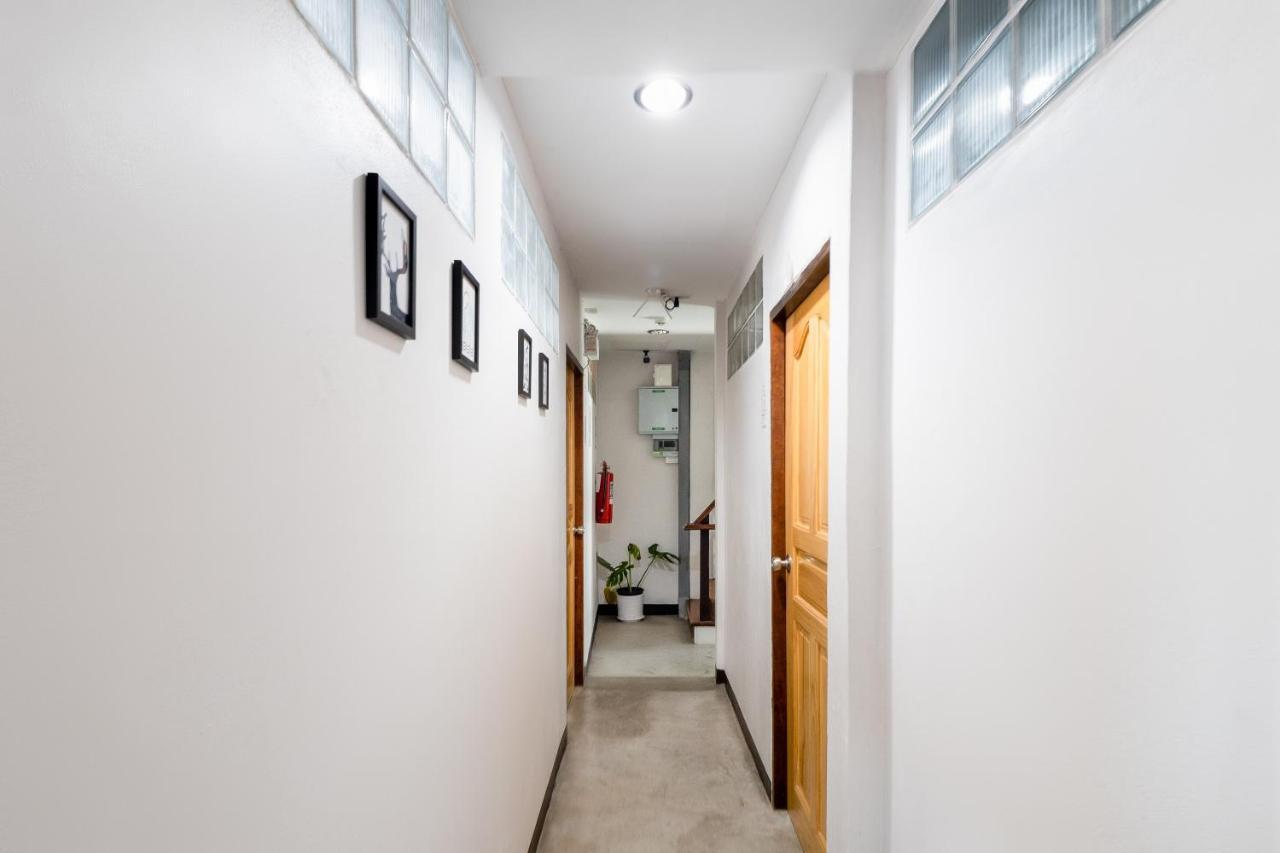 Oyo 969 Lida 1946 Hostel Bangkok Ngoại thất bức ảnh